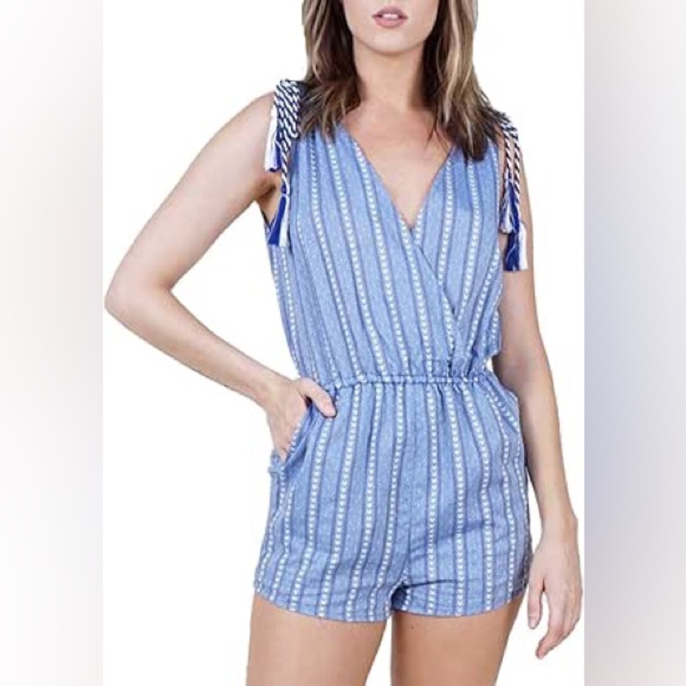 BB Dakota Blue and White Striped romper in Size Medium, like new, lined shorts.
